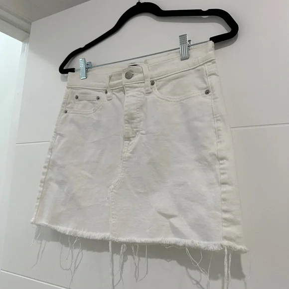 Calvin Klein White Denim Mini Skirt High Rise Frayed Hem Summer | Size 26 - Picture 9 of 13